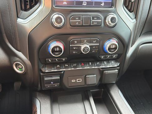 Used 2022 GMC Sierra 1500 Denali w/ Denali Premium Package AWD/4WD image 25