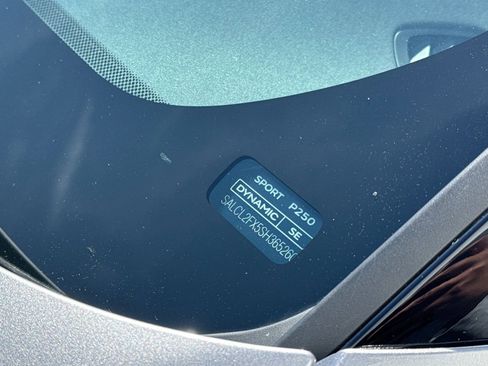 Used 2025 Land Rover Discovery Sport Dynamic SE image 35