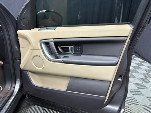Used 2016 Land Rover Discovery Sport HSE image 26