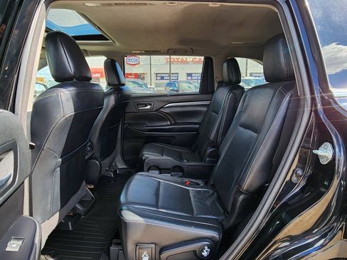 Used 2018 Toyota Highlander Limited AWD/4WD image 12