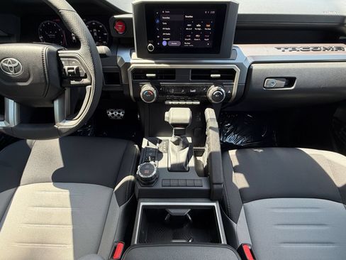Used 2025 Toyota Tacoma TRD Sport AWD/4WD image 12