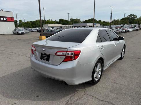 Used 2014 Toyota Camry SE w/ Fleet Convenience Package FWD image 3