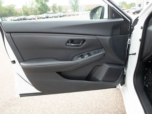Used 2025 Nissan Sentra S FWD image 18