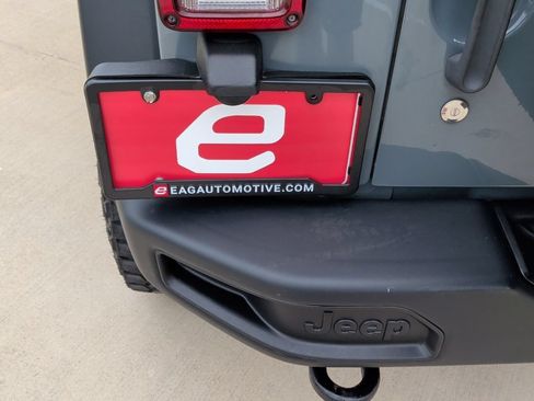 Used 2014 Jeep Wrangler Rubicon w/ Power Convenience Group AWD/4WD image 37
