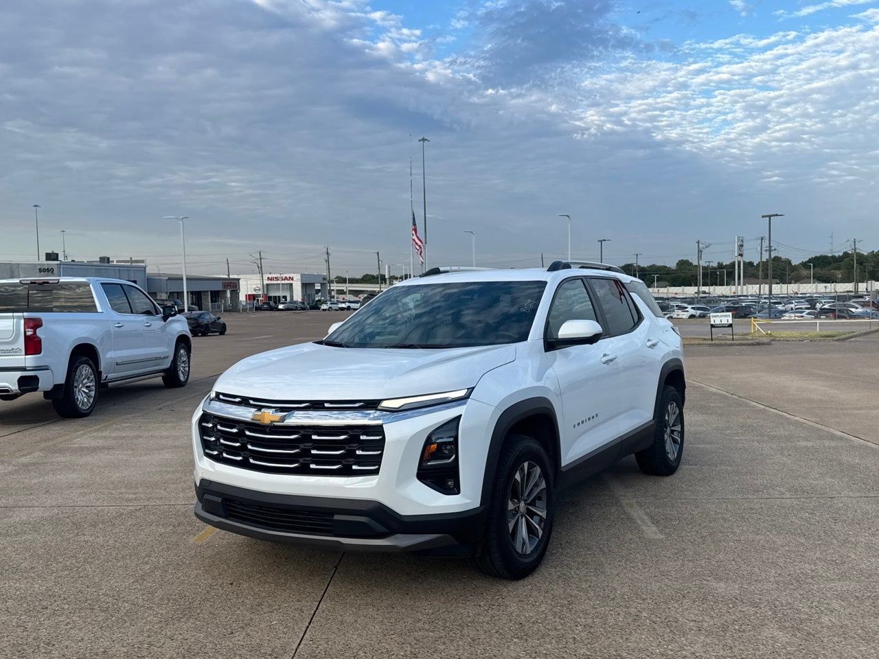 Used 2025 Chevrolet Equinox LT w/ Convenience Package II FWD image 8