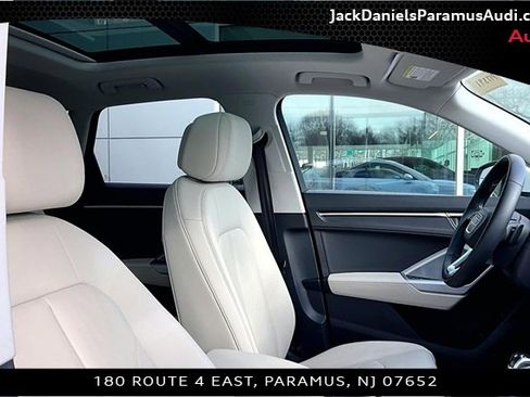 Used 2023 Audi Q3 2.0T Premium w/ Convenience Package image 7