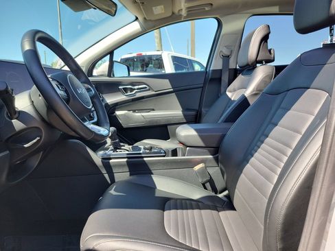 Used 2025 Kia Sportage SX AWD/4WD image 5