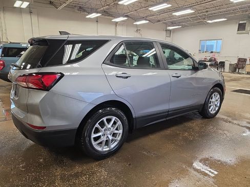 Used 2023 Chevrolet Equinox LS image 4