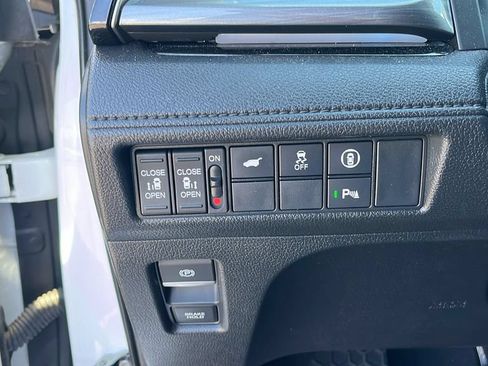 Used 2022 Honda Odyssey Elite image 11