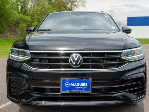 Used 2024 Volkswagen Tiguan SE R-Line AWD/4WD image 3