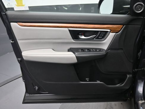 Used 2019 Honda CR-V Touring image 9