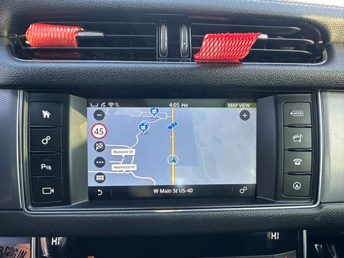 Used 2016 Jaguar XF R-Sport image 32