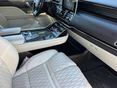 Used 2021 Lincoln Navigator L Black Label AWD/4WD image 17