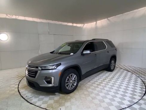 Used 2023 Chevrolet Traverse LT image 7