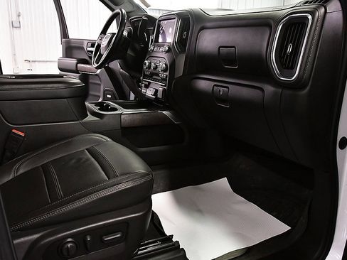 Used 2022 GMC Sierra 3500 Denali image 31