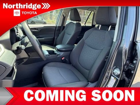 Used 2024 Toyota RAV4 XLE FWD image 6