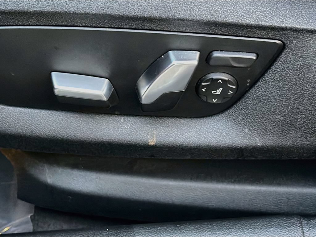 Used 2023 BMW 530e RWD image 24