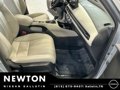 Used 2025 Honda HR-V EX-L image 12