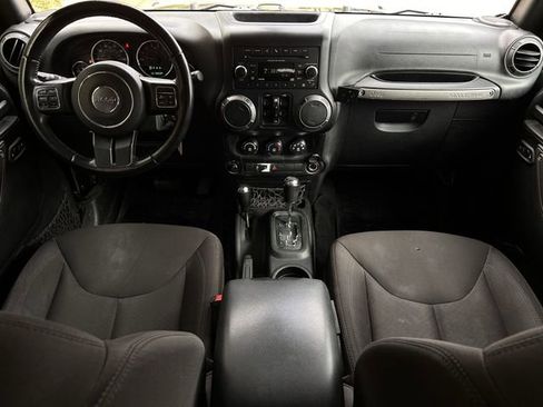 Used 2017 Jeep Wrangler Unlimited Sport image 11