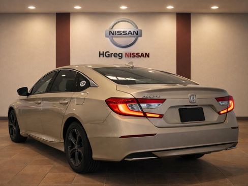 Used 2018 Honda Accord LX image 2