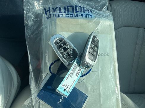 Used 2022 Hyundai Sonata Limited FWD image 25
