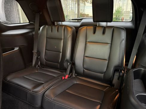 Used 2017 Ford Explorer Limited FWD image 17