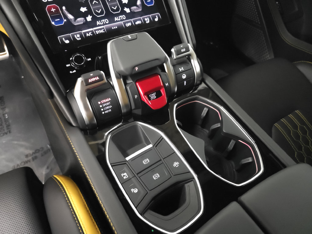 Used 2024 Lamborghini Urus S AWD/4WD image 18