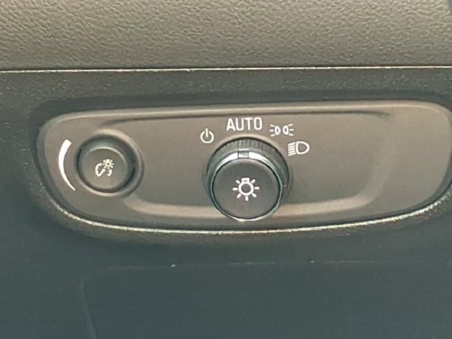 Used 2024 Buick Encore GX Preferred w/ Comfort Package FWD image 35