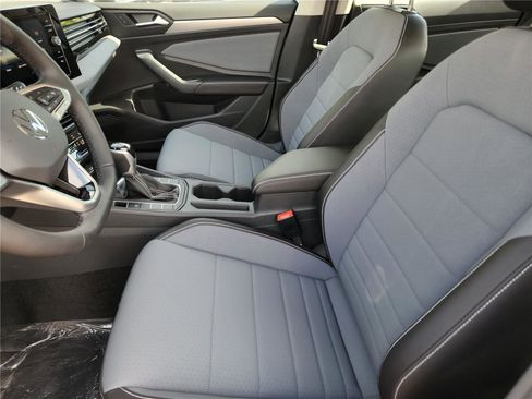 New 2025 Volkswagen Jetta SE image 10