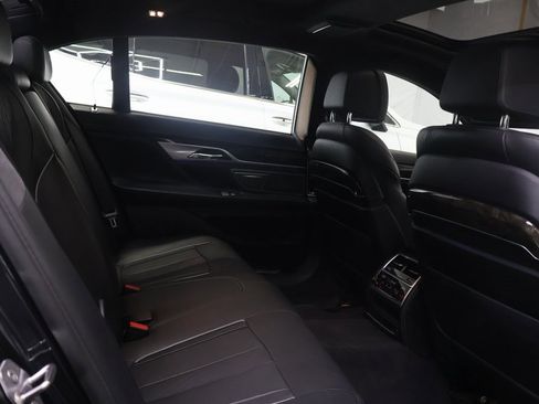 Used 2017 BMW 750i image 13
