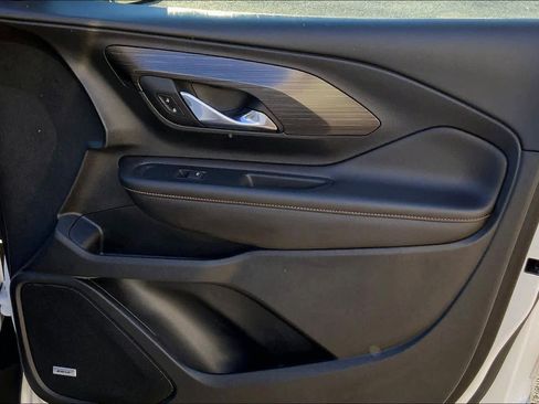 Used 2021 GMC Terrain SLT w/ Infotainment Package II image 23