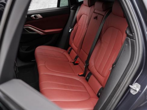 Used 2022 BMW X6 xDrive40i w/ M Sport Package image 23