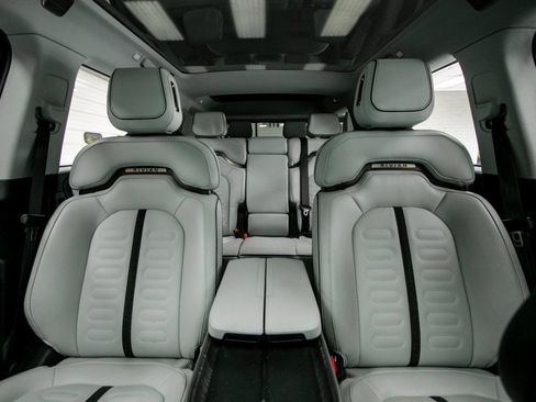 Used 2025 Rivian R1S Adventure Dual AWD/4WD image 18