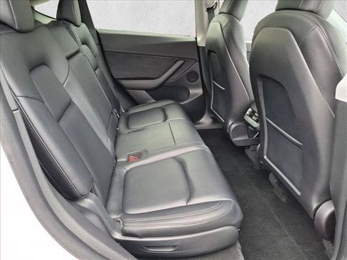 Used 2021 Tesla Model Y Long Range AWD/4WD image 22