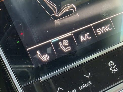 Used 2021 Audi SQ8 Prestige image 21