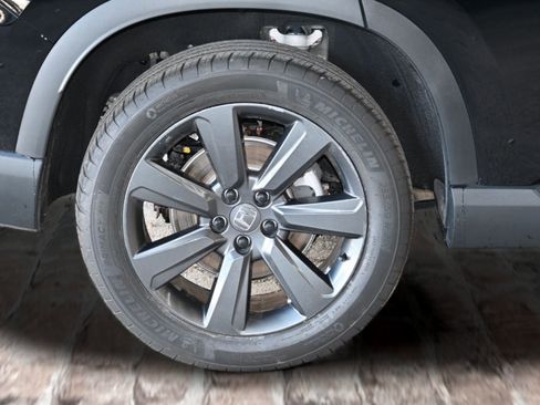 New 2025 Honda Pilot Sport image 36