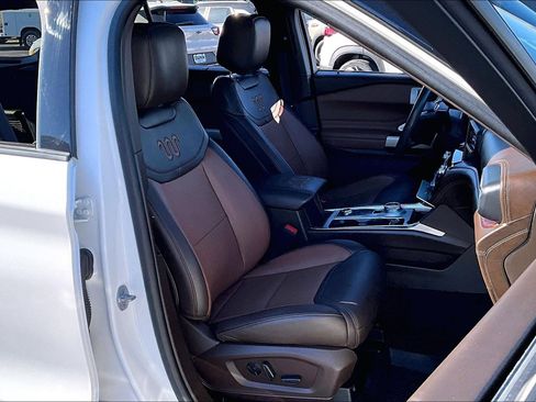 Used 2022 Ford Explorer King Ranch w/ Premium Technology Package image 7
