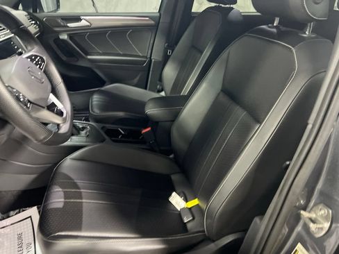 Used 2024 Volkswagen Tiguan SE R-Line FWD image 19