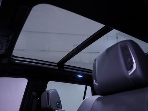 Used 2023 Cadillac Escalade Premium Luxury image 8