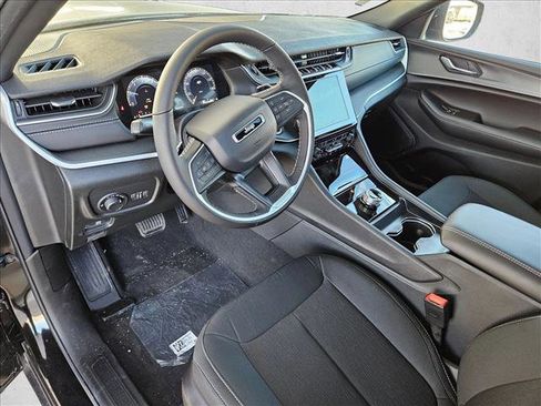 New 2025 Jeep Grand Cherokee Laredo X w/ Luxury Tech Group I image 3