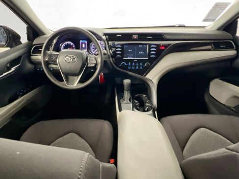 Used 2020 Toyota Camry LE FWD image 29