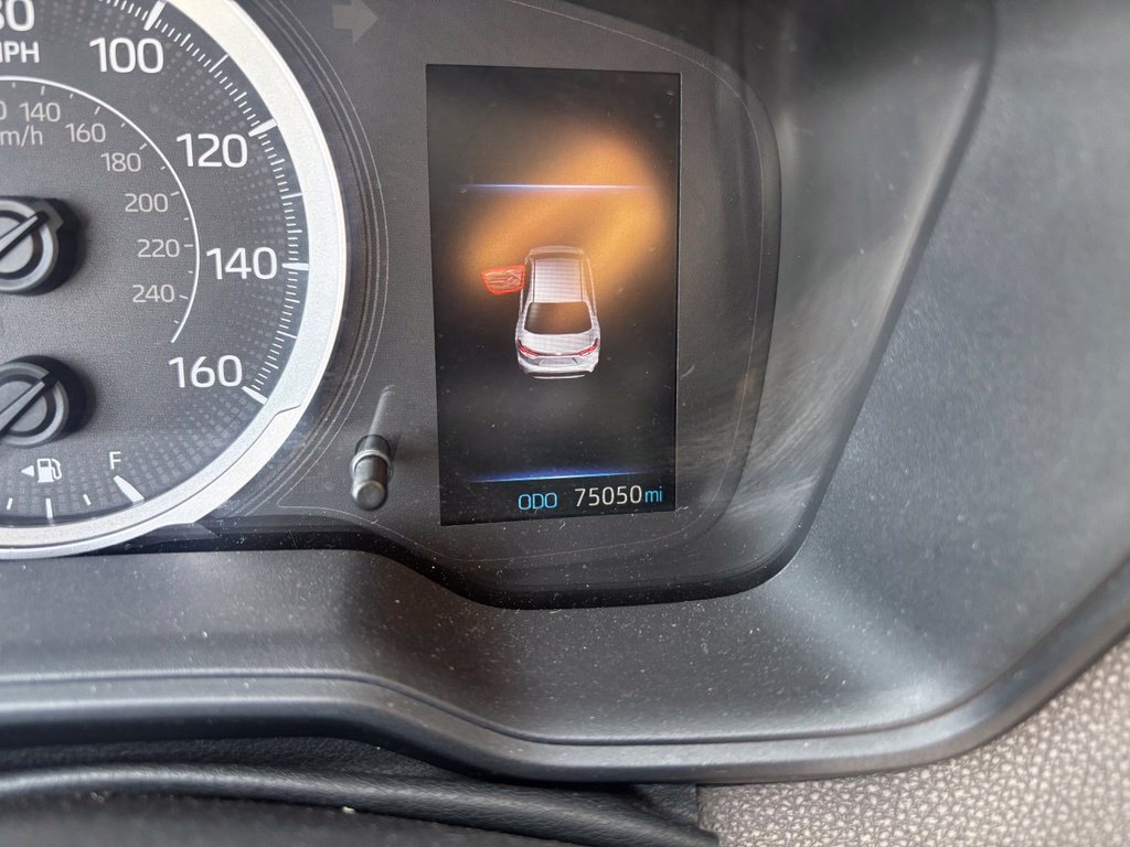 Used 2020 Toyota Corolla LE FWD image 2