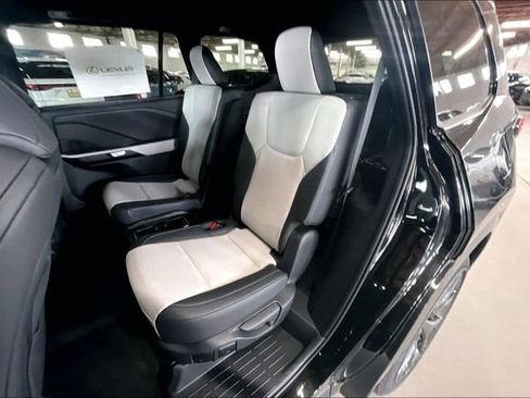 New 2026 Lexus TX 500h AWD image 10