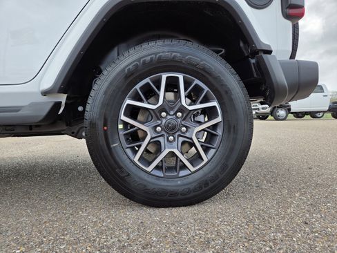 New 2026 Jeep Wrangler Unlimited Sahara image 9