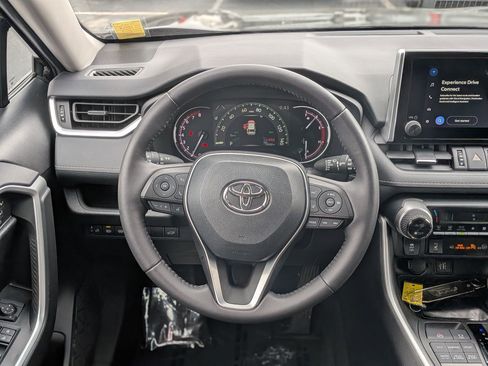Used 2023 Toyota RAV4 XLE Premium image 20