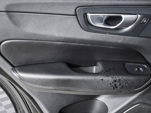 Used 2024 Volvo XC60 B5 Plus image 24