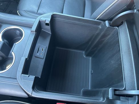 Used 2021 GMC Yukon SLT image 31