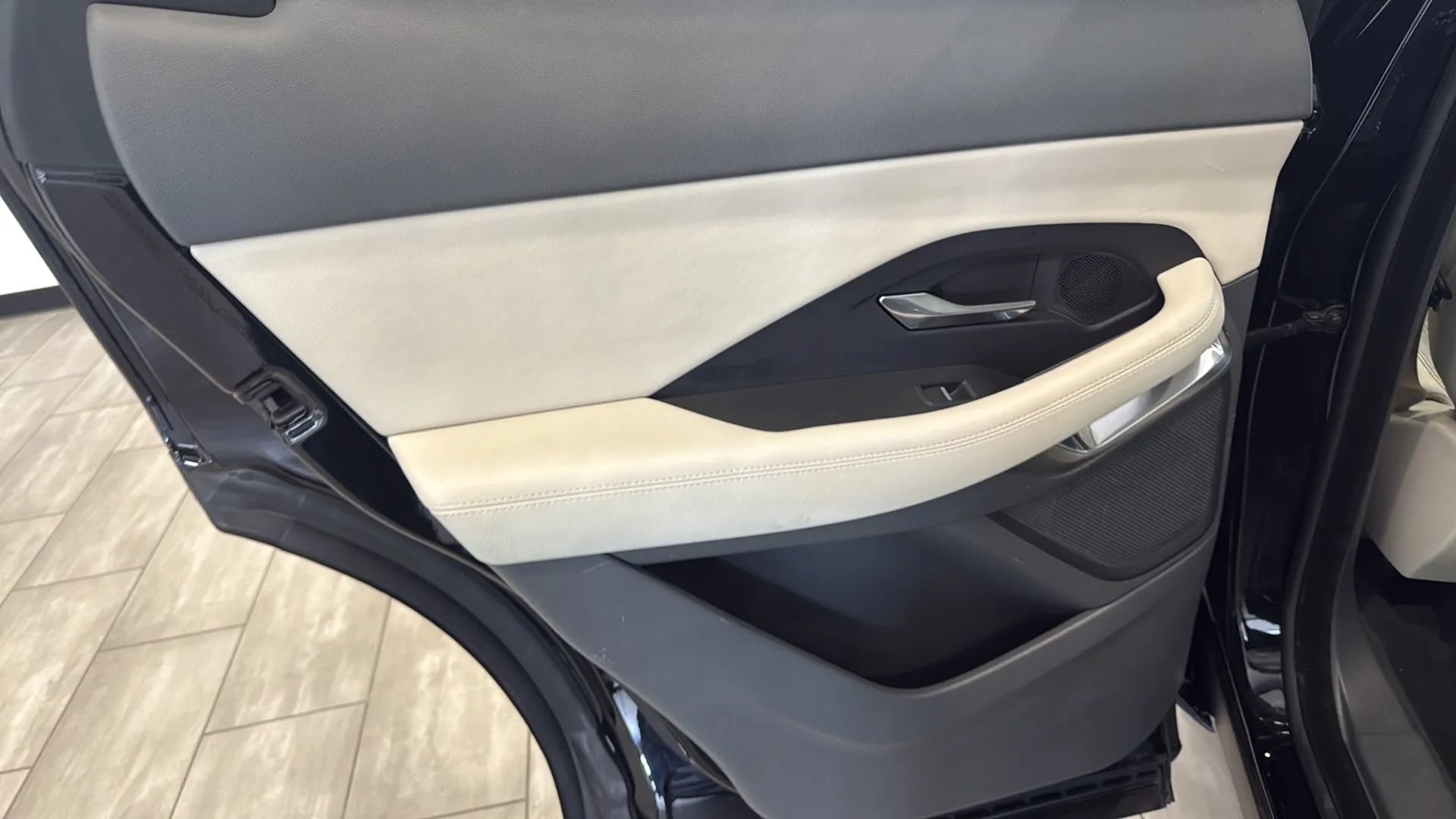 Used 2020 Jaguar E-PACE AWD/4WD image 29