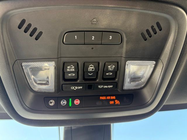 Used 2023 Chevrolet Traverse RS AWD/4WD image 37