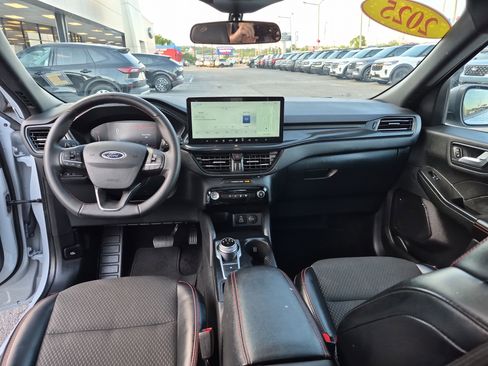 Used 2025 Ford Escape ST-Line w/ Tech Pack #1 FWD image 19